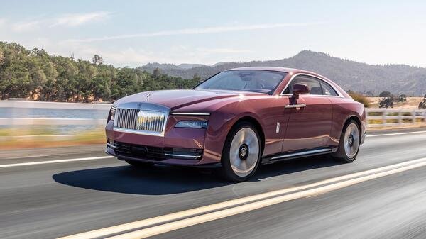 Red Rolls-Royce: The Ultimate Symbol of Luxury, Elegance and Prestige